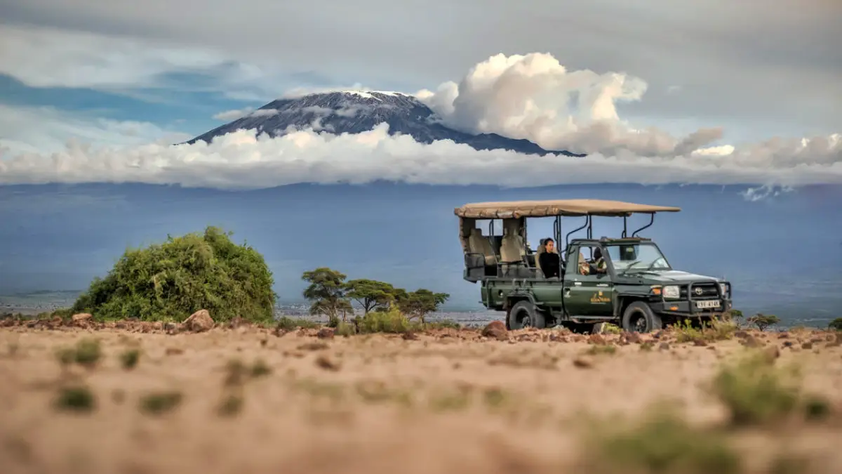 Maasai Mara, Lake Nakuru, Lake Naivasha and Amboseli Safari