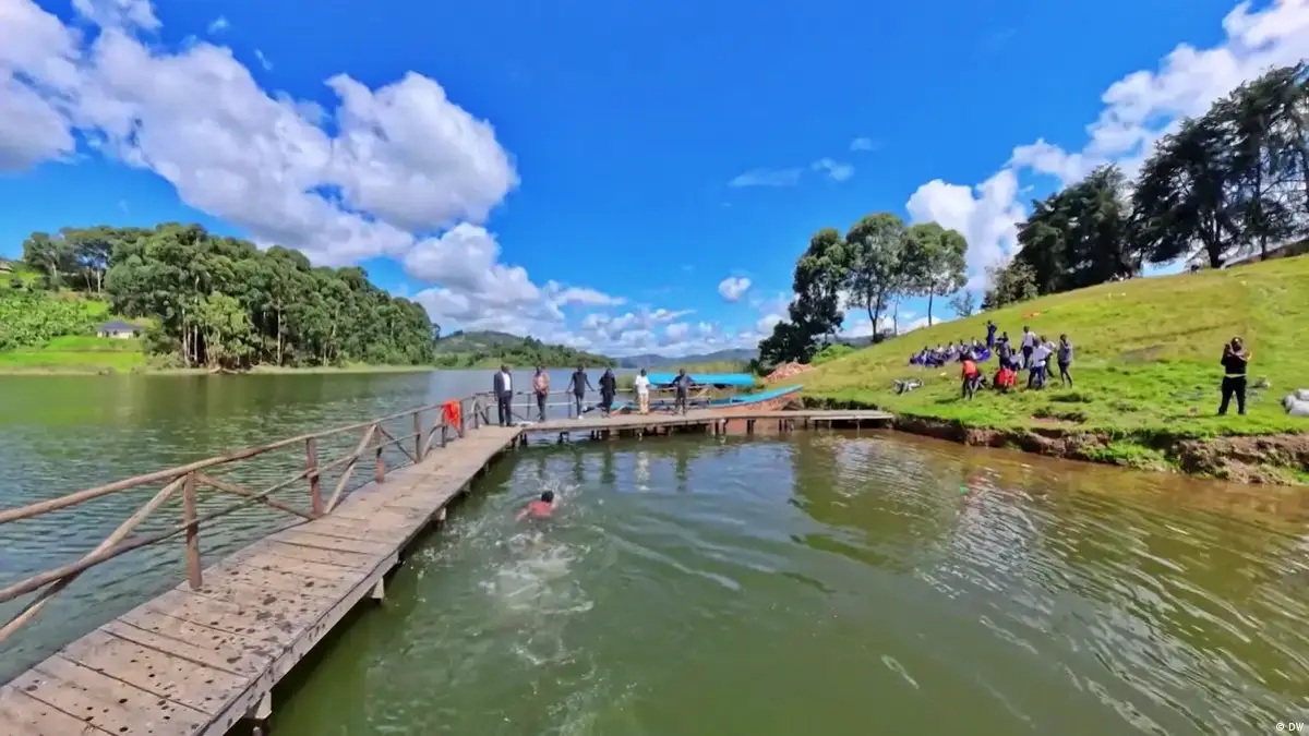 East Africa Explorer: Kenya and Uganda Adventure Safari